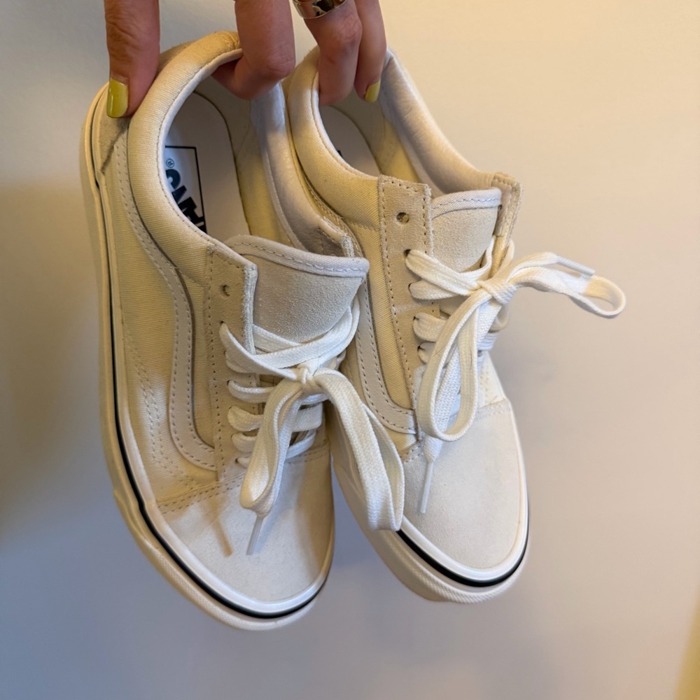 Vans Off-White Old Skool Low-Top Sneakers